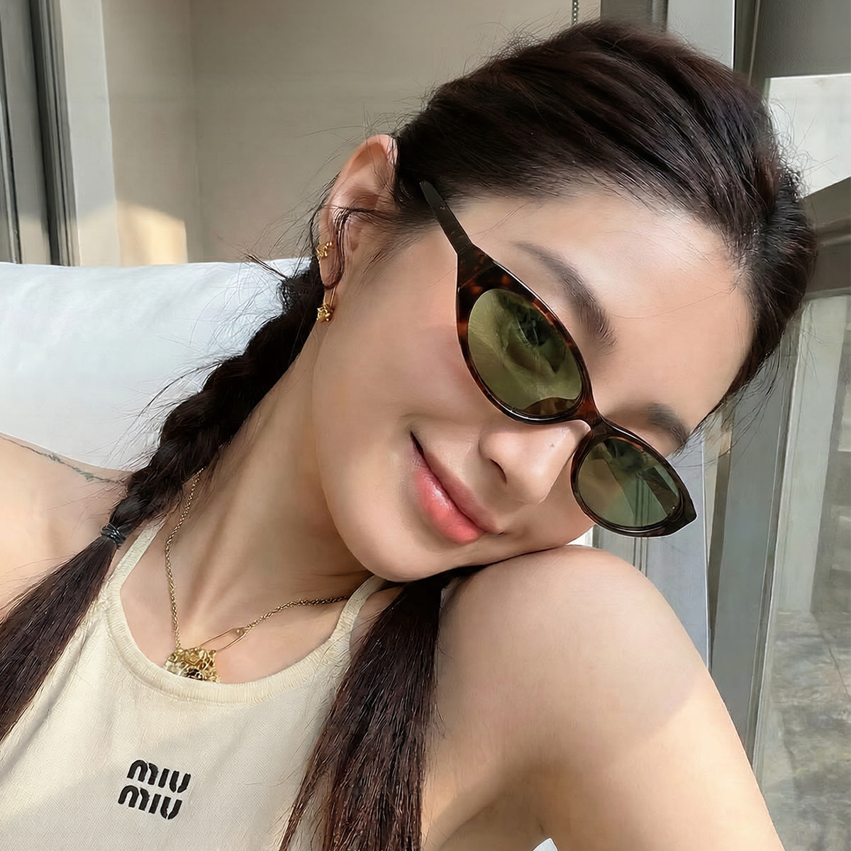 Retro Brown Oval Sunglasses with Green Lenses